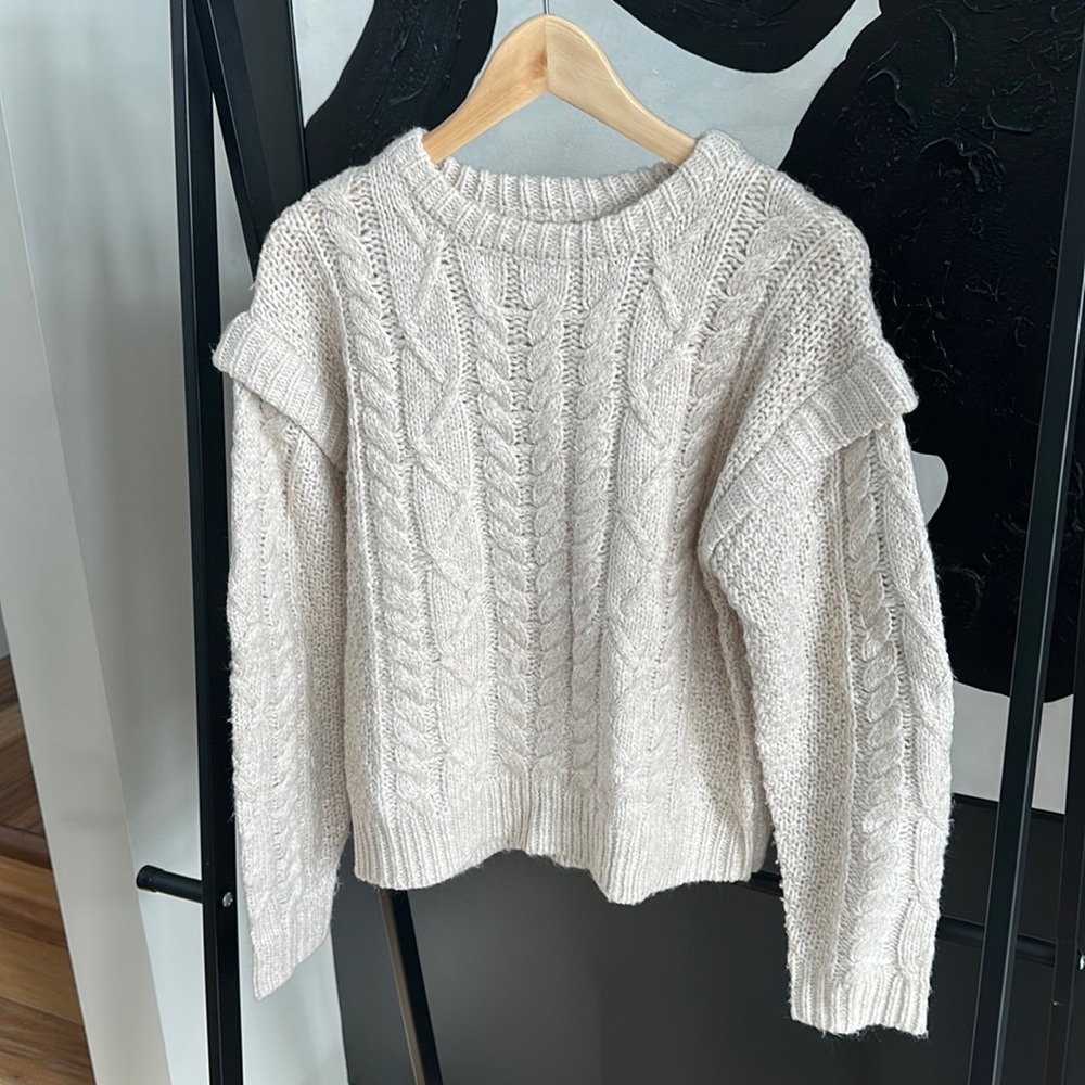 Cableknit sweater
